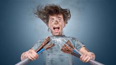 Почему провода бьют током? Почему провода бьют током?