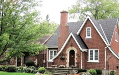 Из чего лучше строить дом: обзор материалов