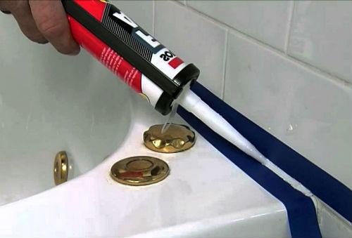 Силиконовый герметик можно использовать в ванной комнате
