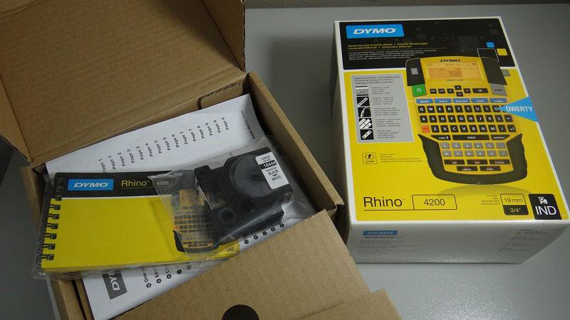 Принтер Dymo Rhino Pro 4200 в коробке