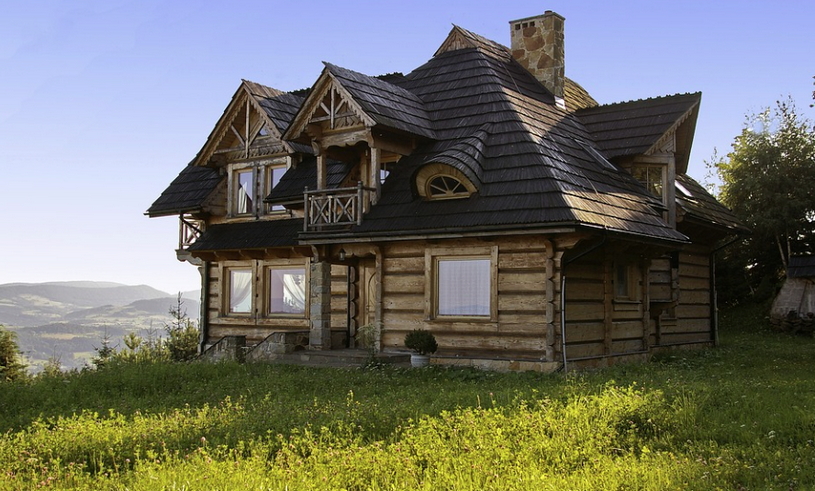 деревянный дом, поле